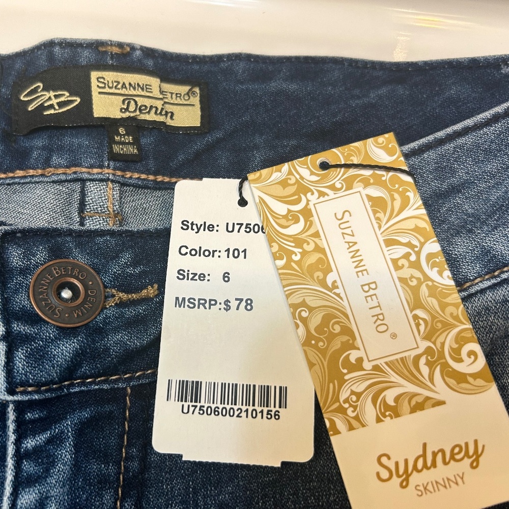 NWT Suzanne Betro Sydney Skinny Jeans Size 6